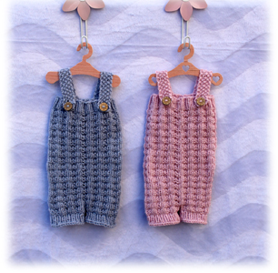 Muster Overall eisblau und rosa